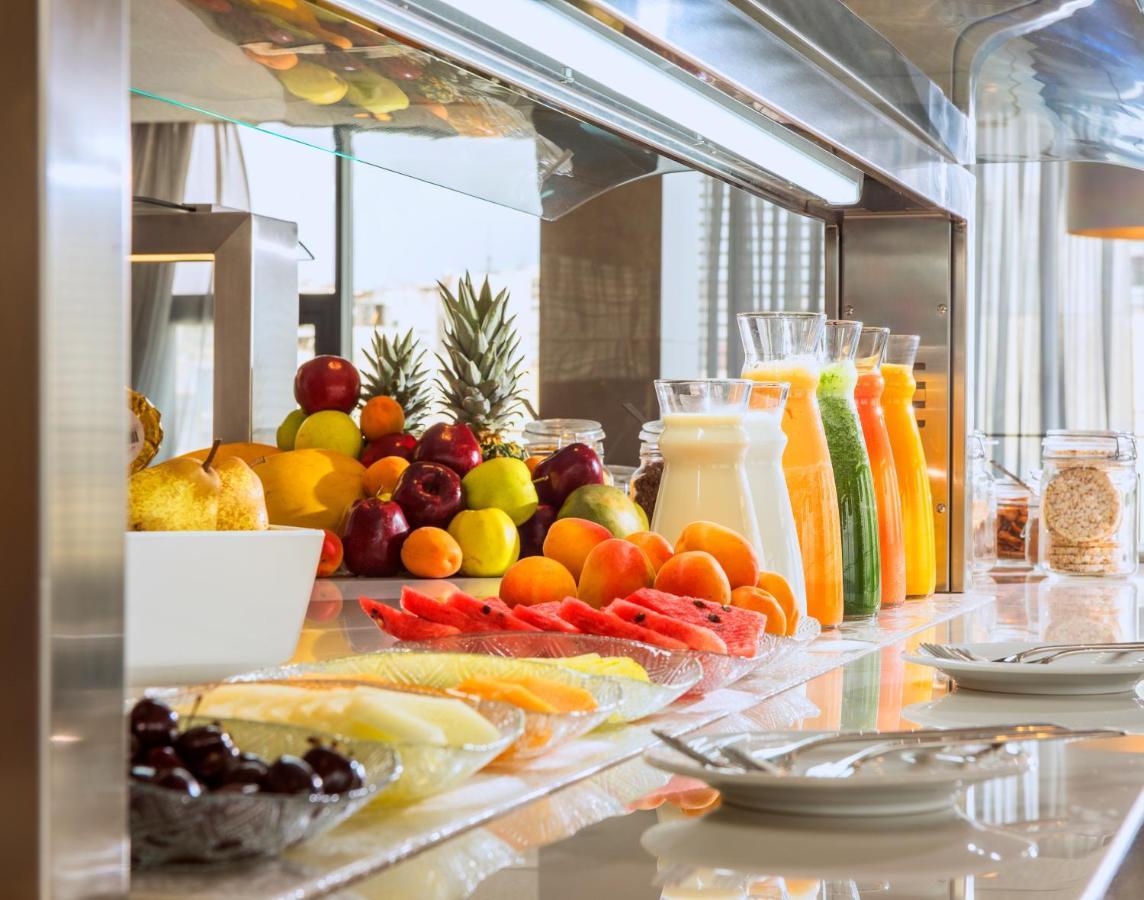 Barcelo Tanger Ξενοδοχείο Εξωτερικό φωτογραφία A buffet of fruit and juice