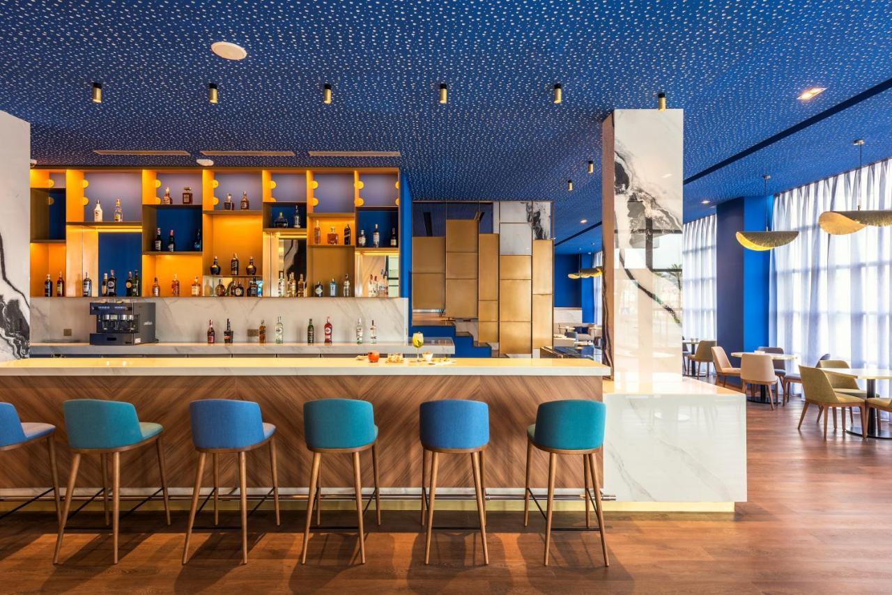 Barcelo Tanger Ξενοδοχείο Εξωτερικό φωτογραφία The bar at the hotel